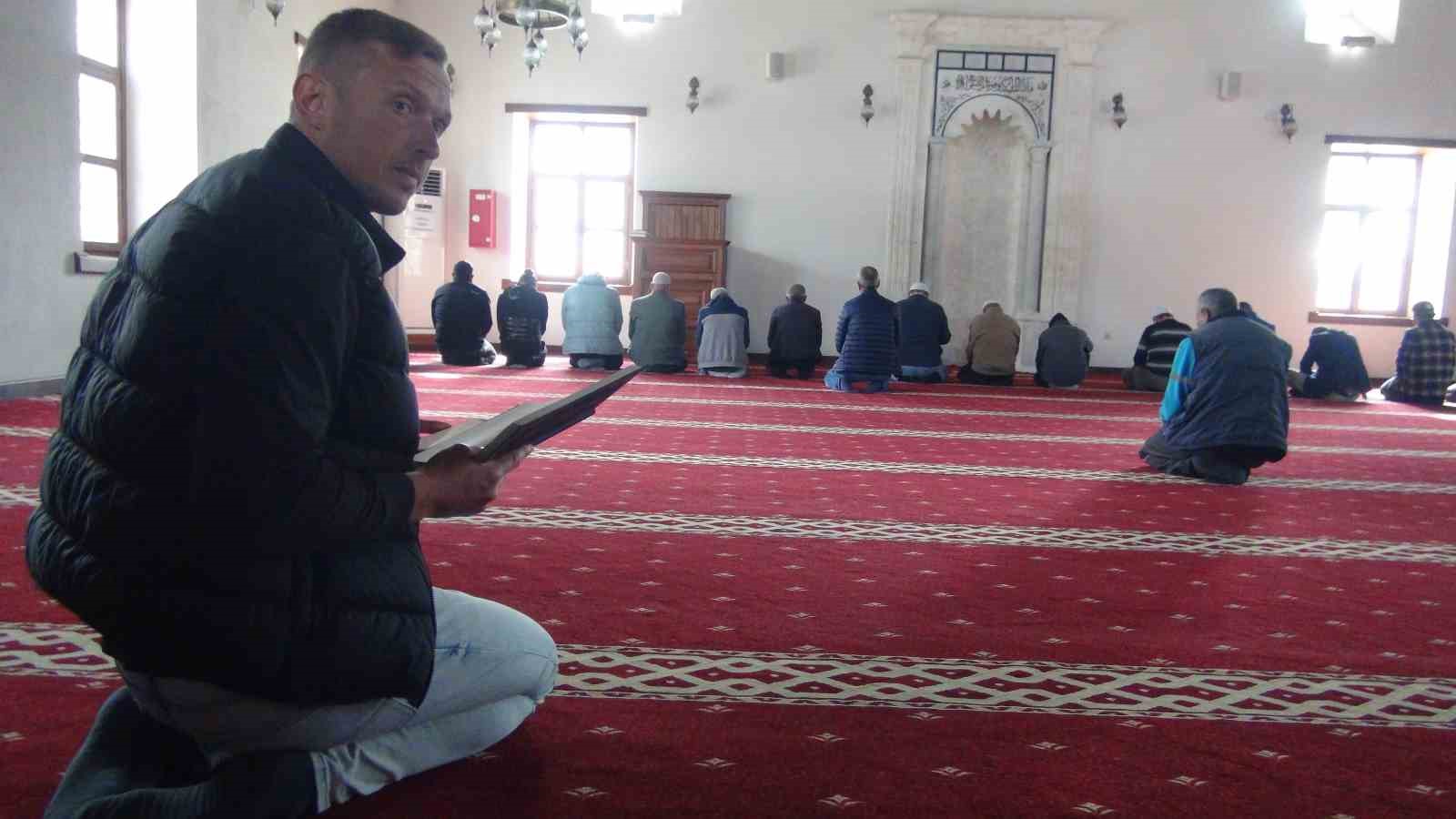 Rus Nikolai’dan Ramazan hassasiyeti: Müslüman değil ama her gün oruç tutuyor 4 rus nikolaidan ramazan hassasiyeti musluman degil ama her gun oruc tutuyor 0 472L6wzD