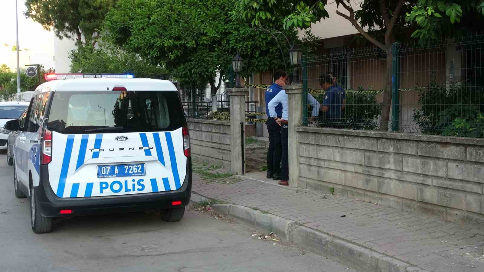 Rus turist bahçede ölü bulundu 6 rus turist bahcede olu bulundu 2 Rf1TpwUG