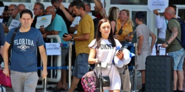 rus-ve-avrupali-turistler-yilbasina-antalyada-girecek-X7YAVnBI.jpg