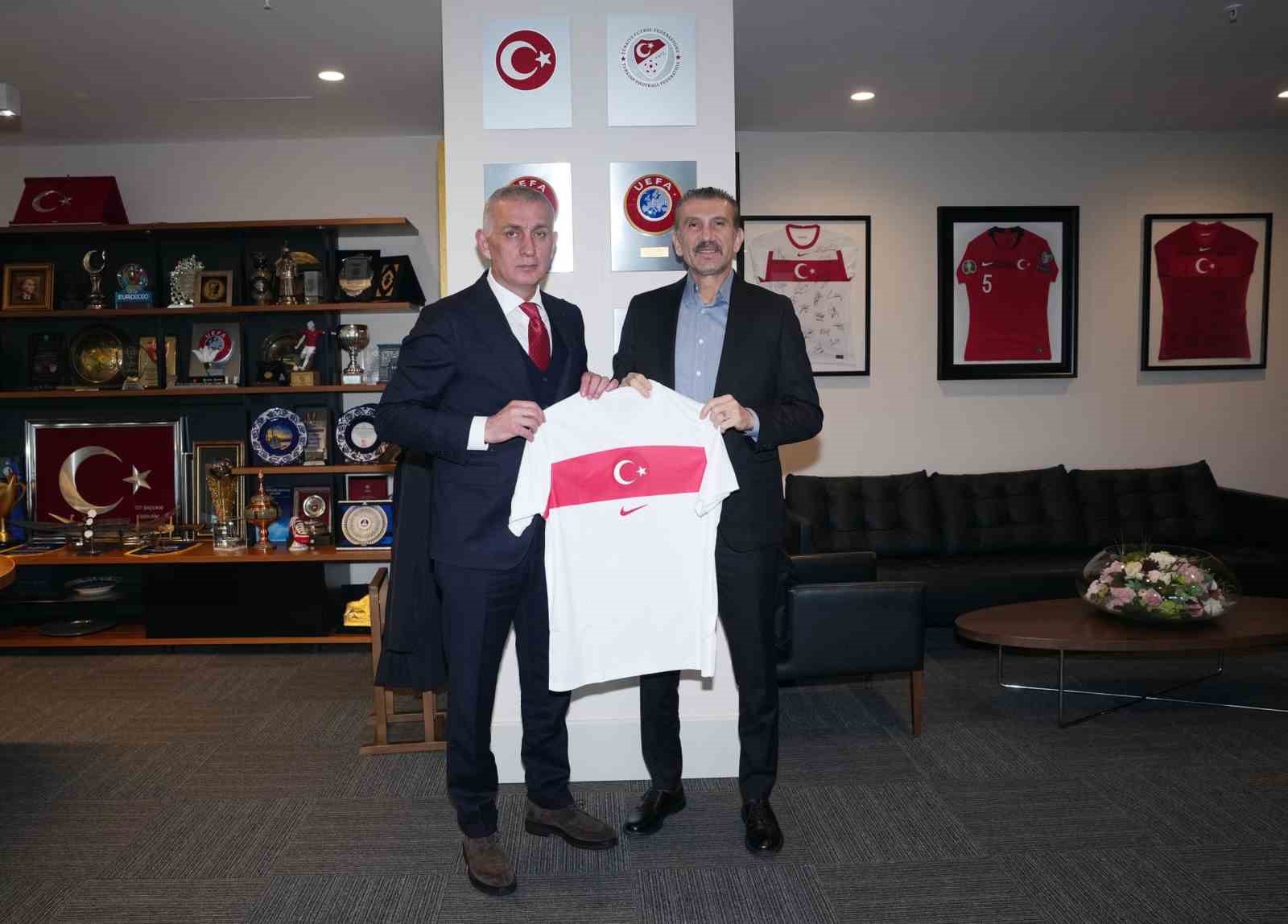rustu recber tff baskani haciosmanoglu ile gorustu 1 FAuC9fMA