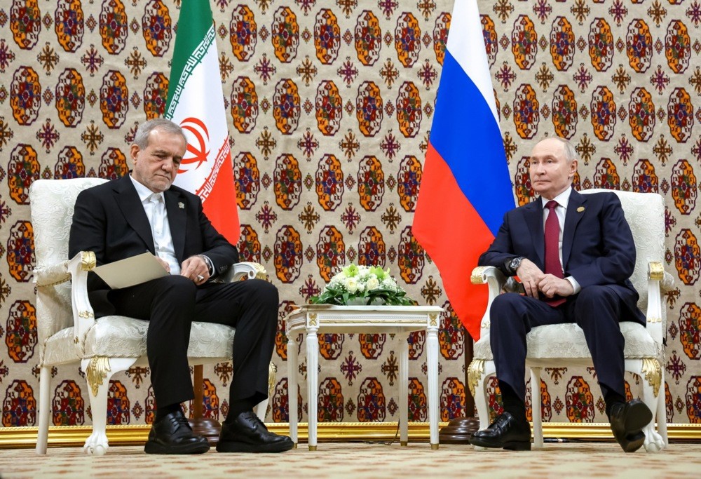 rusya devlet baskani putin iran cumhurbaskani pezeskiyan ile gorustu 0 EGTAGruF
