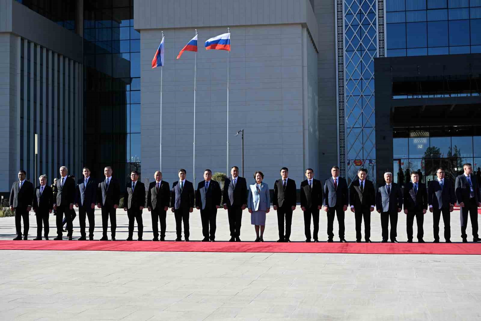 rusya devlet baskani putin kirgizistanda 23
