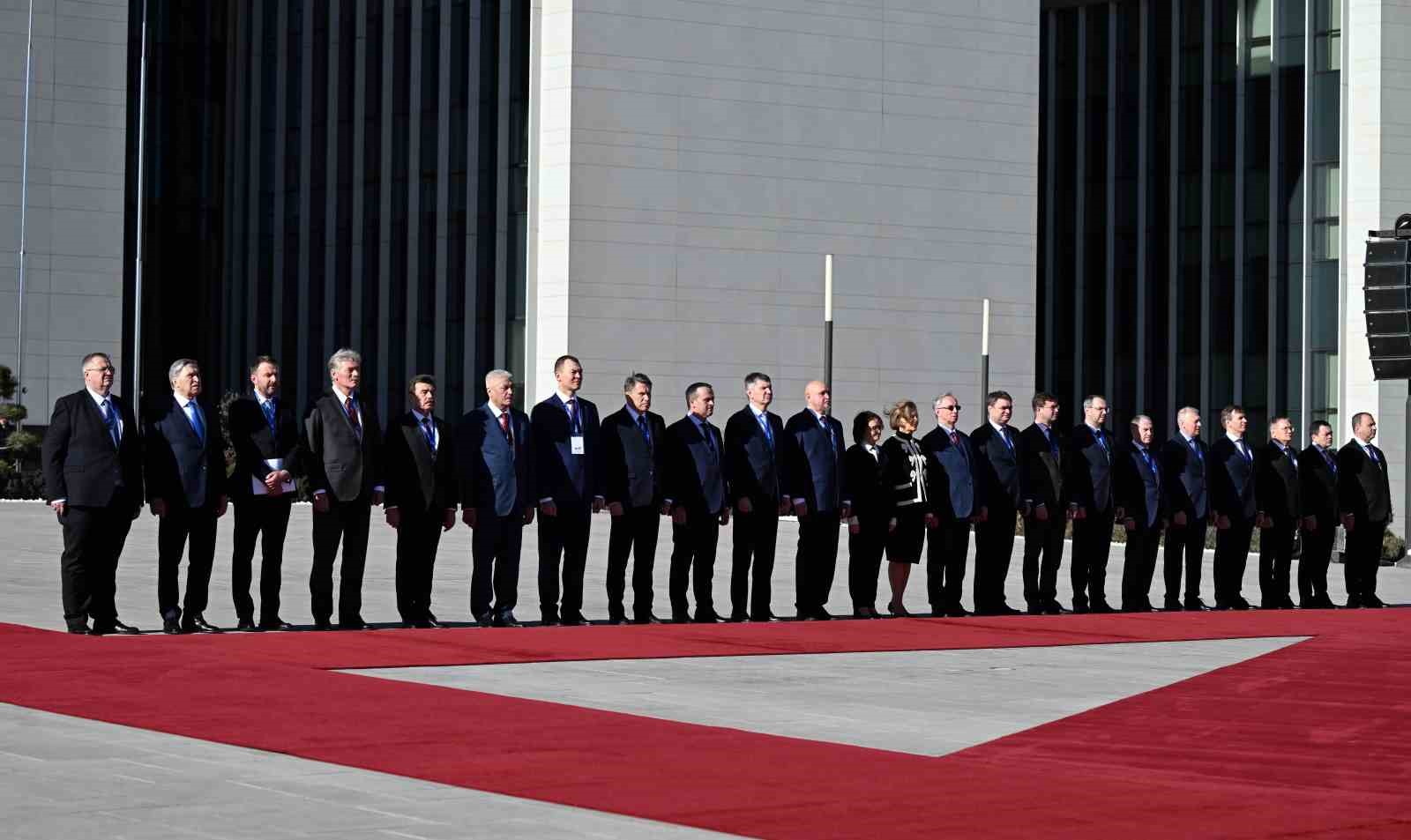 rusya devlet baskani putin kirgizistanda 24 Mmzt322U