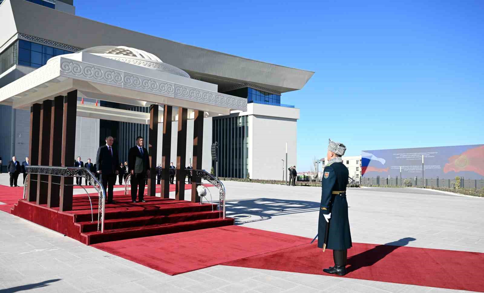 rusya devlet baskani putin kirgizistanda 28