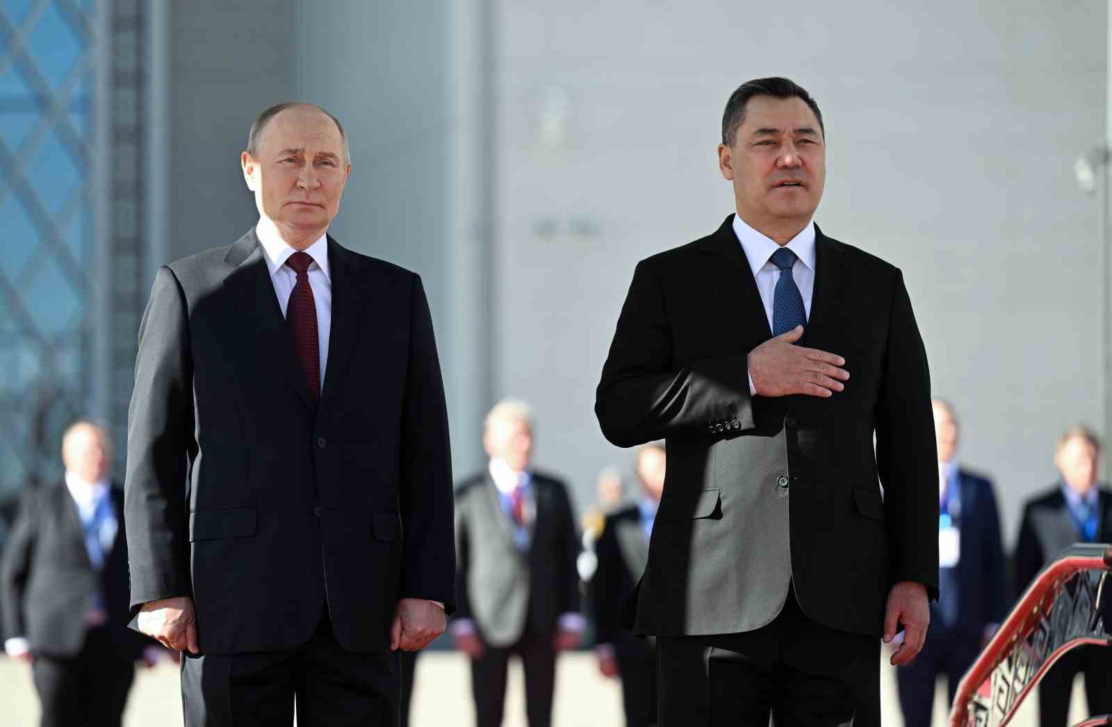 rusya devlet baskani putin kirgizistanda 29 AkvGb5sI