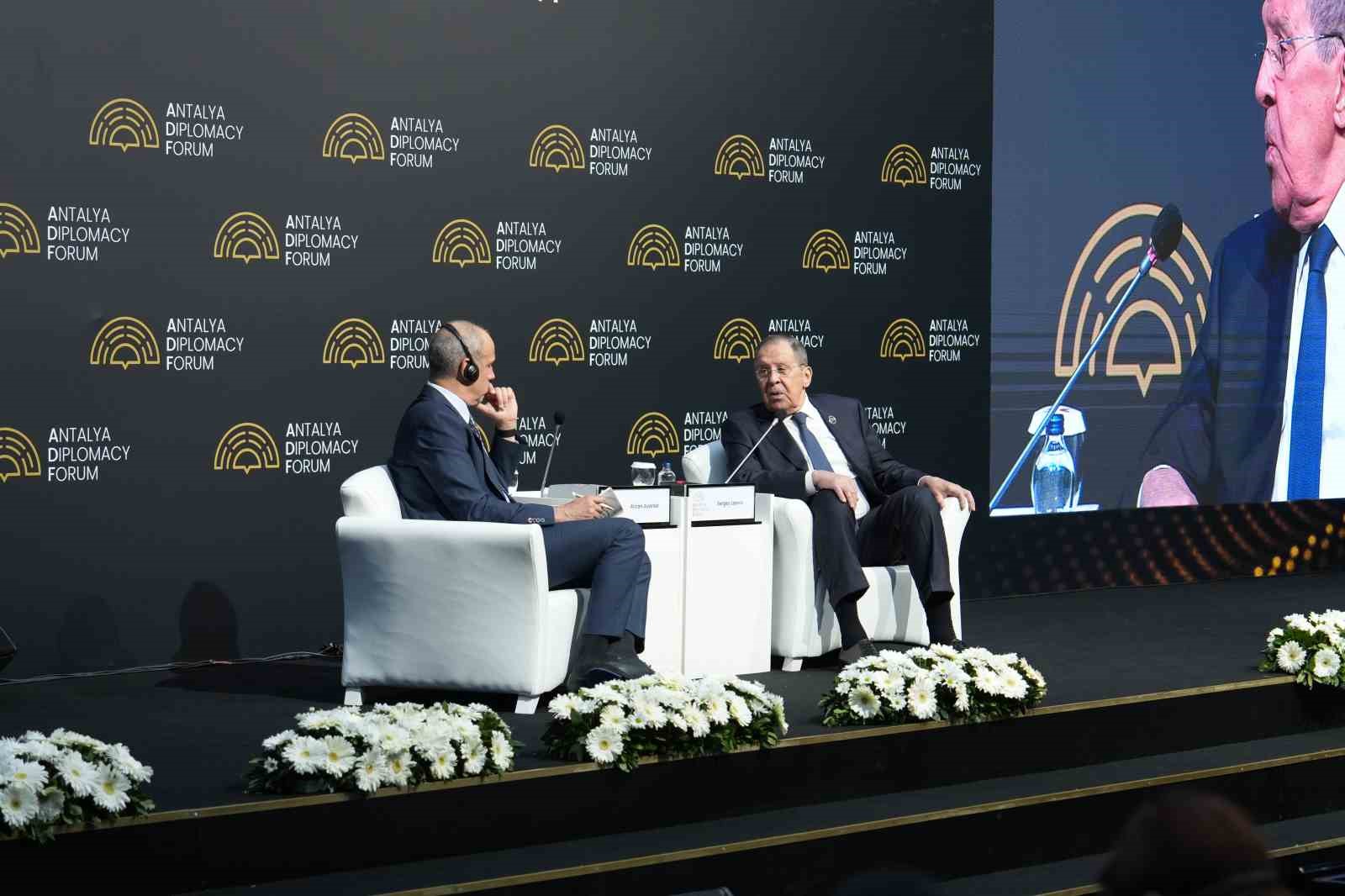 rusya disisleri bakani lavrov bu savas batinin rusyaya karsi ukrayna eliyle yuruttugu savastir 4 54pOh5Zh