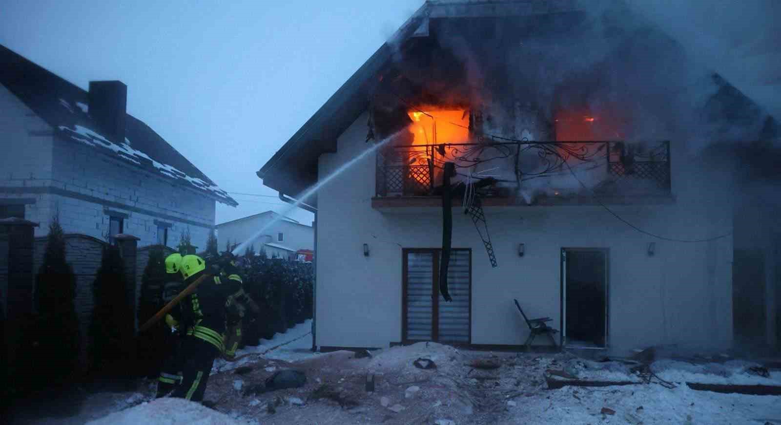 Rusya’dan Ukrayna’daki enerji tesislerine 400’den fazla İHA ve 40 füzeyle saldırı 9 rusyadan ukraynadaki enerji tesislerine 400den fazla iha ve 40 fuzeyle saldiri 5 BUPzcmJW