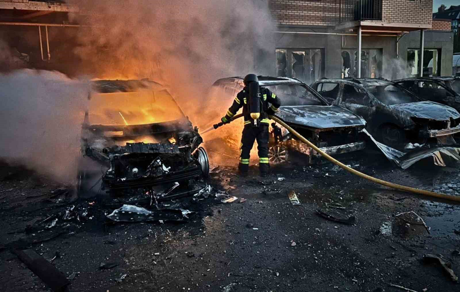 rusyadan ukraynaya 56 fuze ve 670ten fazla iha ile saldiri 1 olu 1 6lCujAQE