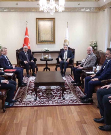 rusyanin-turkiye-buyukelcisi-vershinin-diyanet-islere-baskani-arpagus-ile-bir-araya-geldi-U3OgPn48.jpg