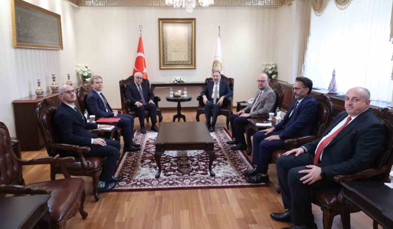 rusyanin-turkiye-buyukelcisi-vershinin-diyanet-islere-baskani-arpagus-ile-bir-araya-geldi-U3OgPn48.jpg
