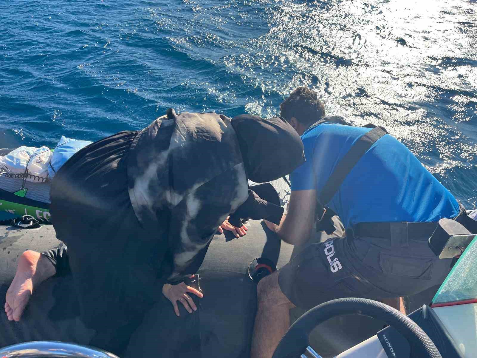 ruzgarla 2 mil aciga suruklenen 38 supcuyu deniz polisi kurtardi 1 yKDN4zXM