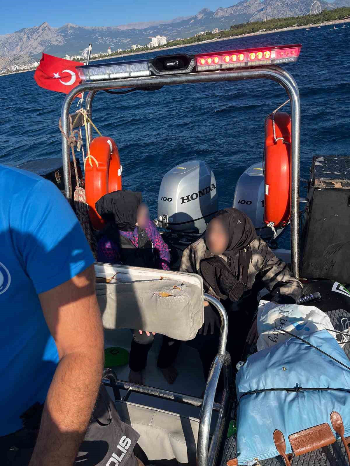 ruzgarla 2 mil aciga suruklenen 38 supcuyu deniz polisi kurtardi 2 Q1UNTT9r
