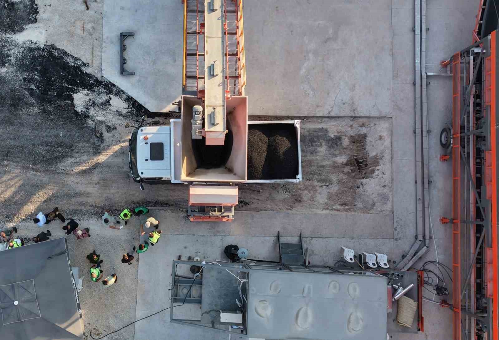 Saatte 160 ton üretim: Belediye kendi tesisiyle maliyetten ve zamandan tasarruf sağladı 9 saatte 160 ton uretim belediye kendi tesisiyle maliyetten ve zamandan tasarruf sagladi 5 NFV3KMqG