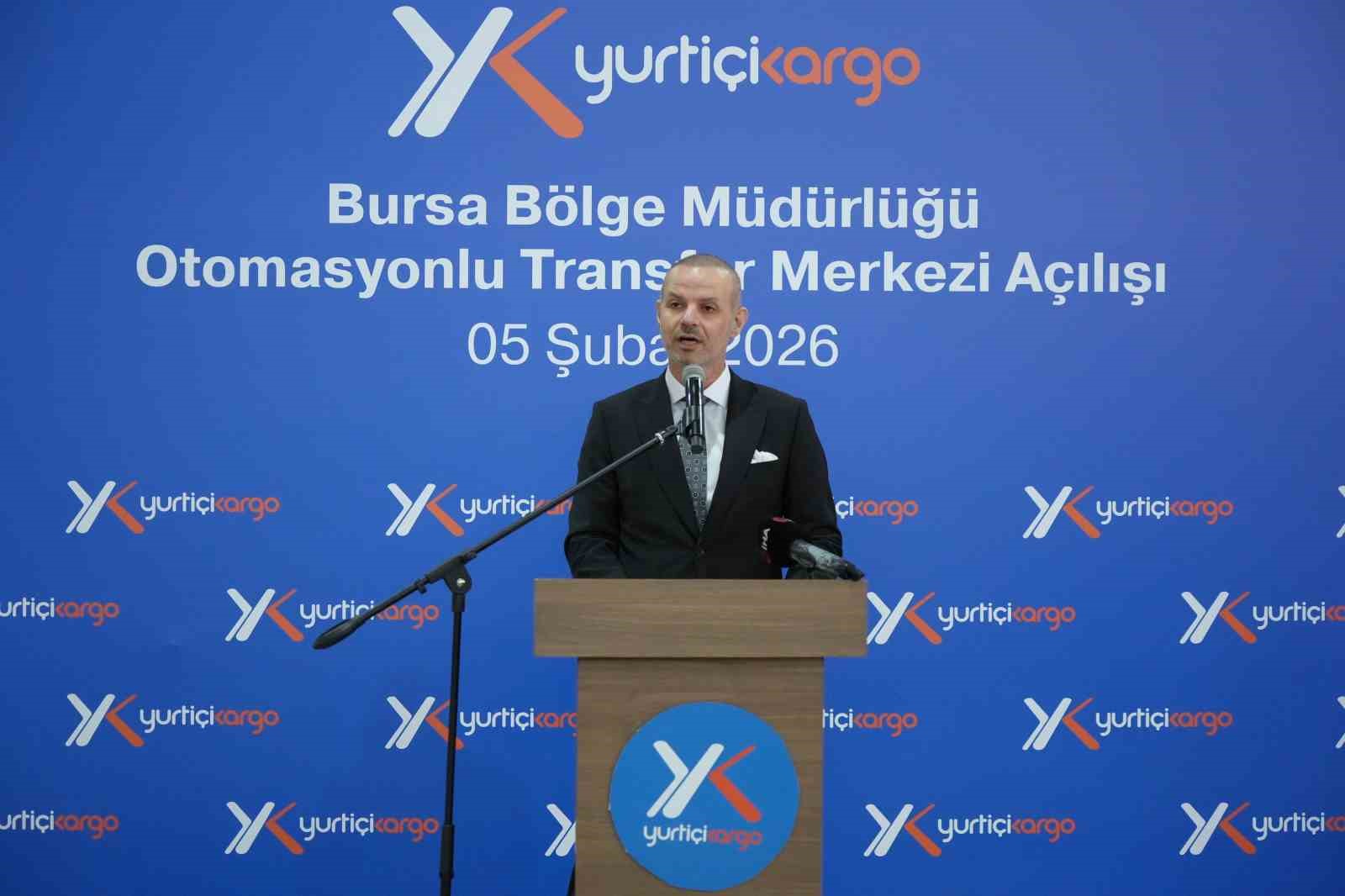 saatte 25 bin kargo insan eli degmeden bir aractan digerine yukleniyor 3 nm14HaTM