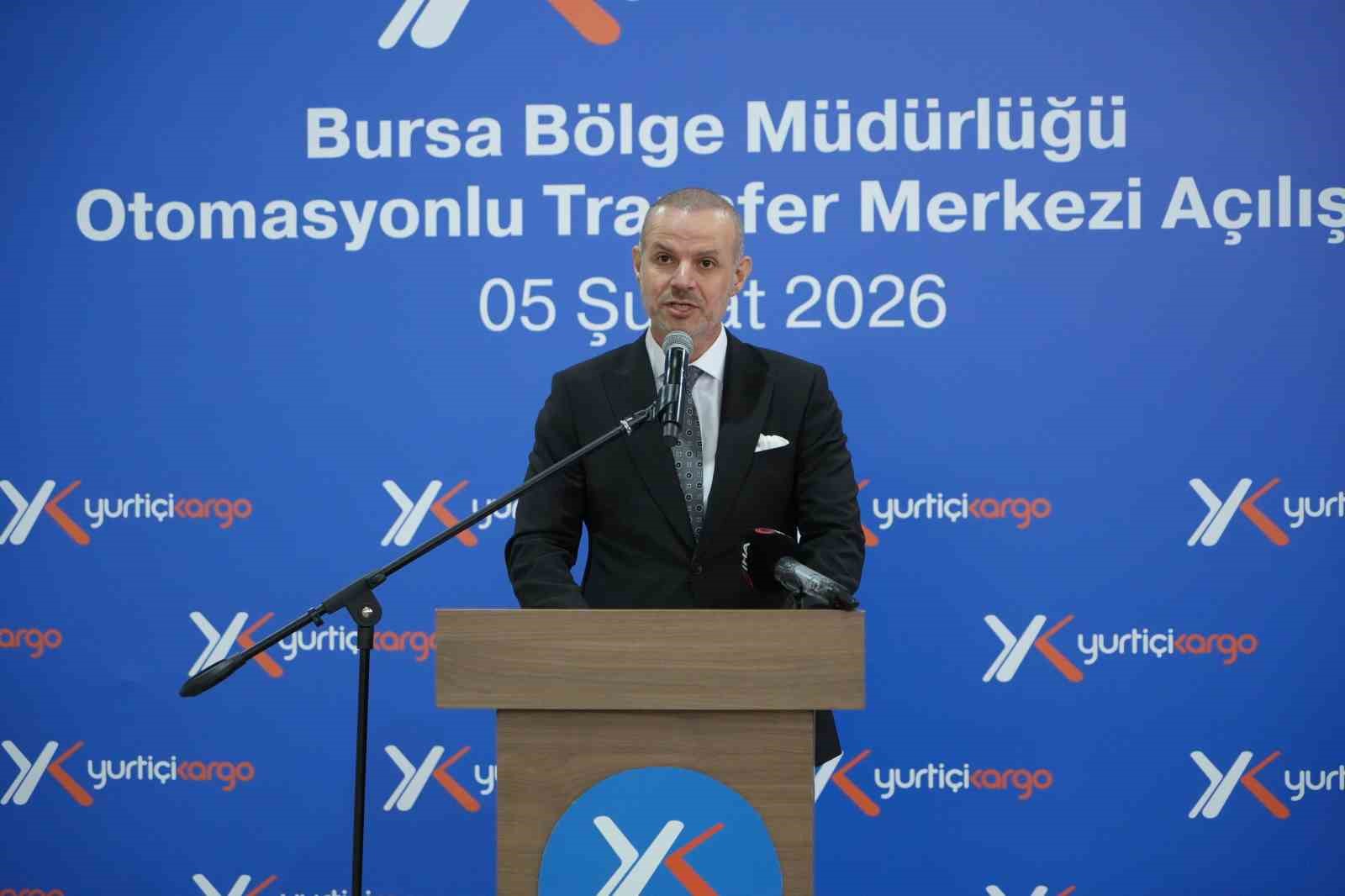 saatte 25 bin kargo insan eli degmeden bir aractan digerine yukleniyor 5 cHwzURw9