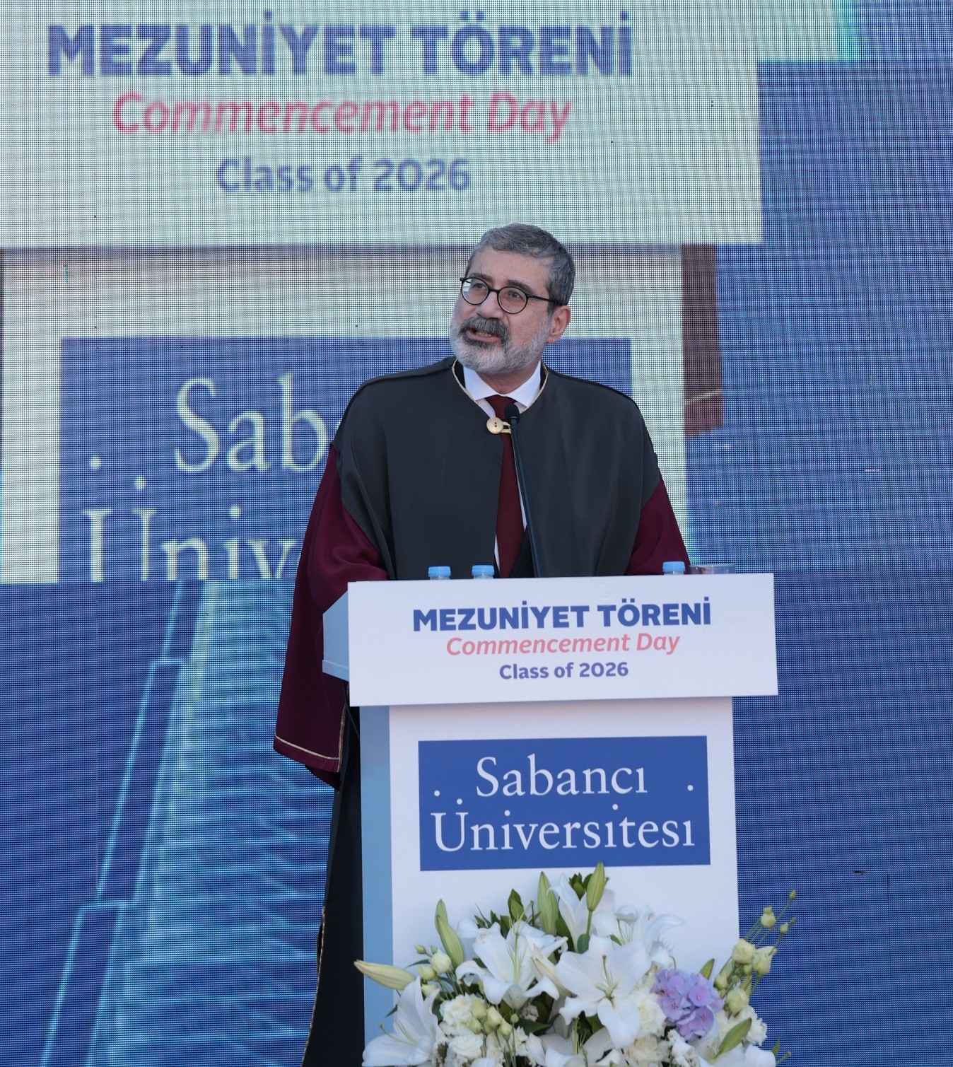 sabanci universitesinin 24 donem lisans ve 27 donem lisansustu mezuniyet toreni gerceklesti 5 1BCXEFVw