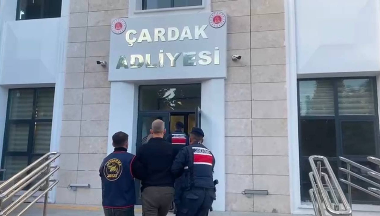 sabikali sevgili kadin gardiyana yapay zekayla olusturdugu goruntuyle santaj yapti 1 34A7LO5S