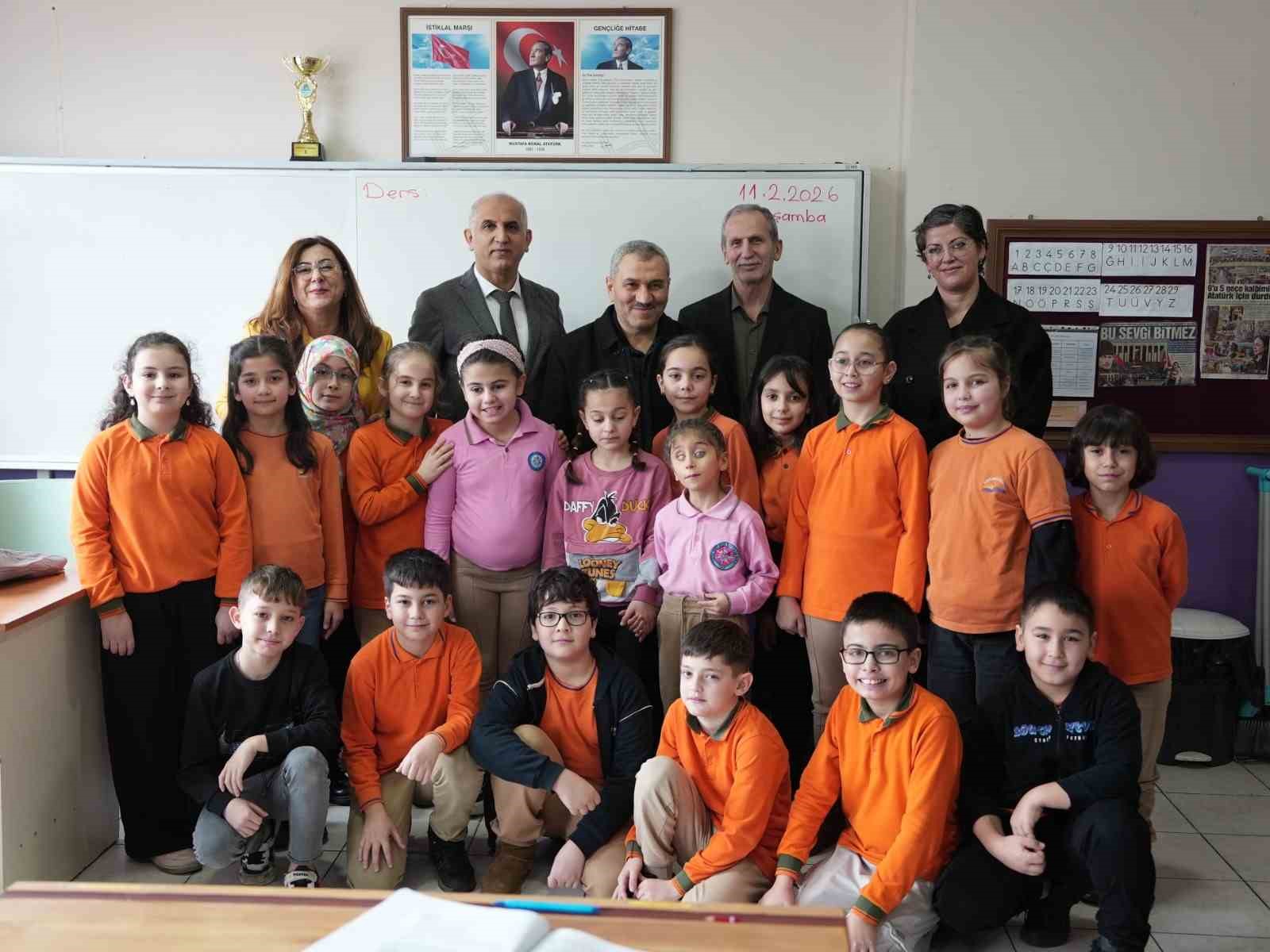 sabri ogretmen gorme engelli ogrencilere ilham oldu 0 7Vu3JQsB
