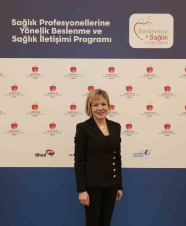 sabri-ulker-vakfinin-beslenme-ve-saglik-iletisimi-programi-kapsaminda-binlerce-hekim-ve-eczaciya-ulasildi-u8SwShPF.jpg
