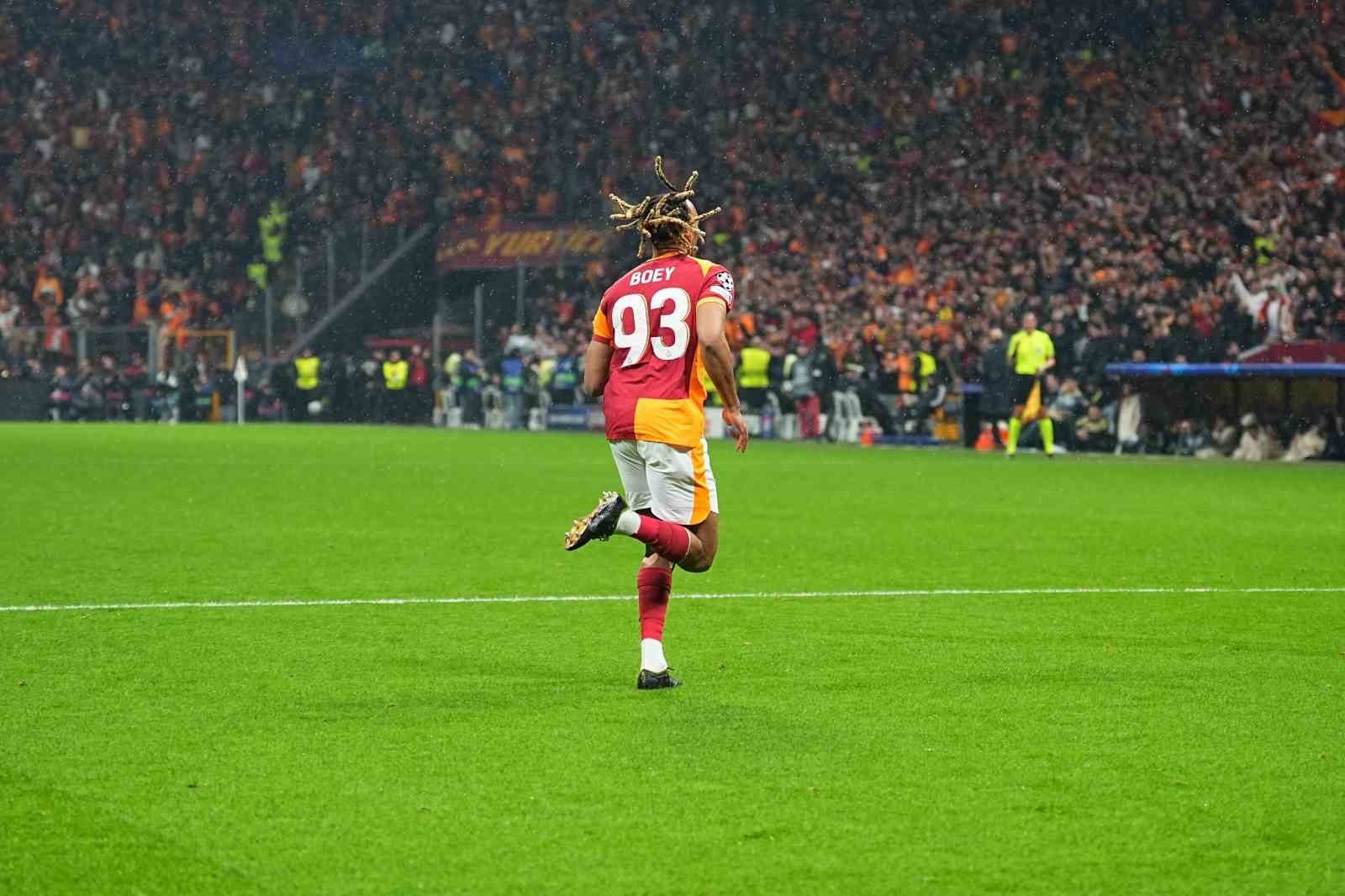 sacha boey ilk golunu atti 0 erQAyyzG