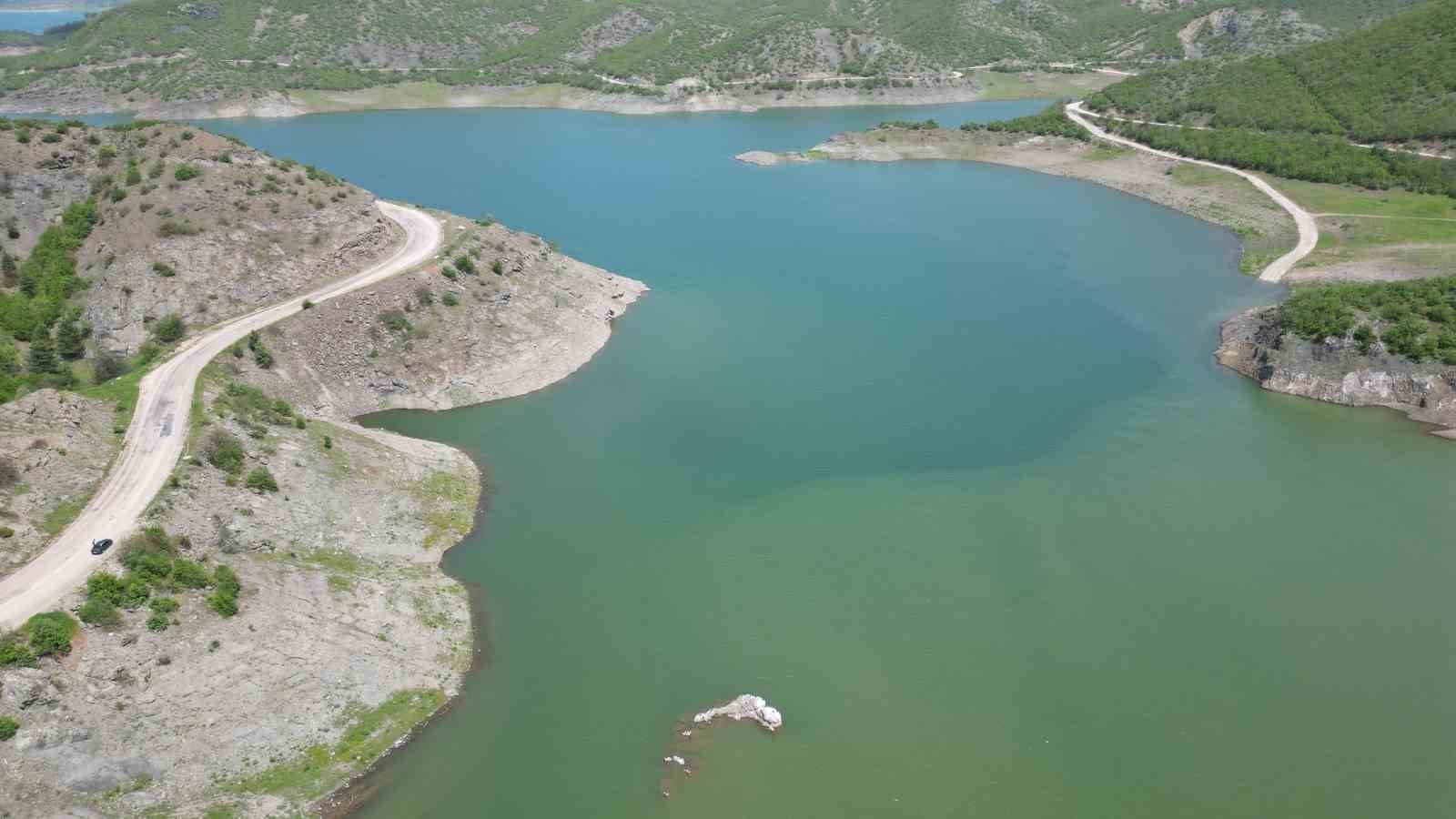 sadece baraj sulari cekilince kullanilan yol kalici hale getiriliyor 6 u8PQ71Qd
