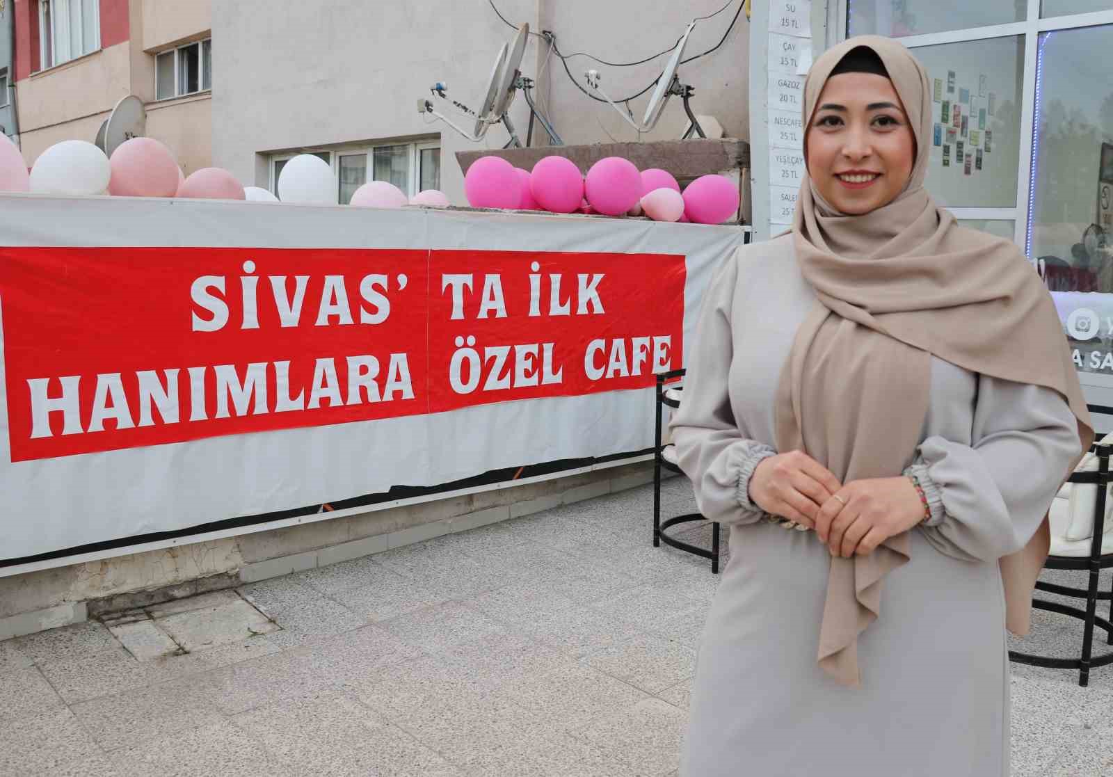 sadece kadinlara ozel kafe acti anneler gununde doyasiya eglendiler 1