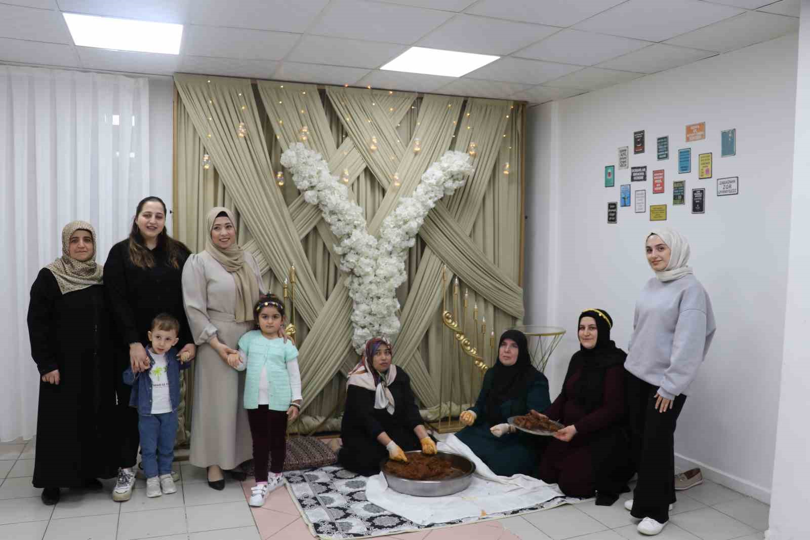 sadece kadinlara ozel kafe acti anneler gununde doyasiya eglendiler 6