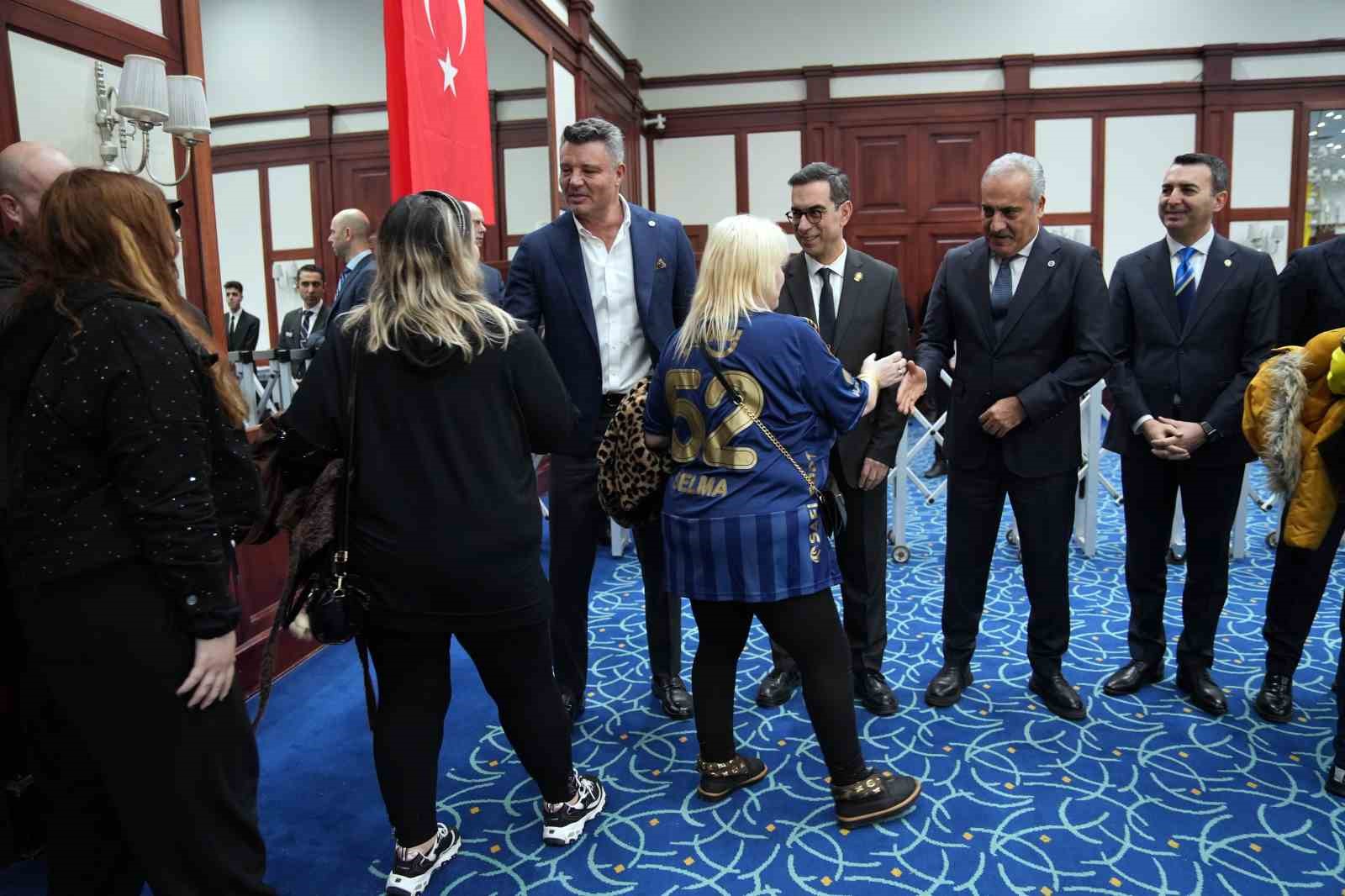 Sadettin Saran: "İnşallah çok daha fazla kupalar alacağız" 12 sadettin saran insallah cok daha fazla kupalar alacagiz 8 hrQ7w3aq