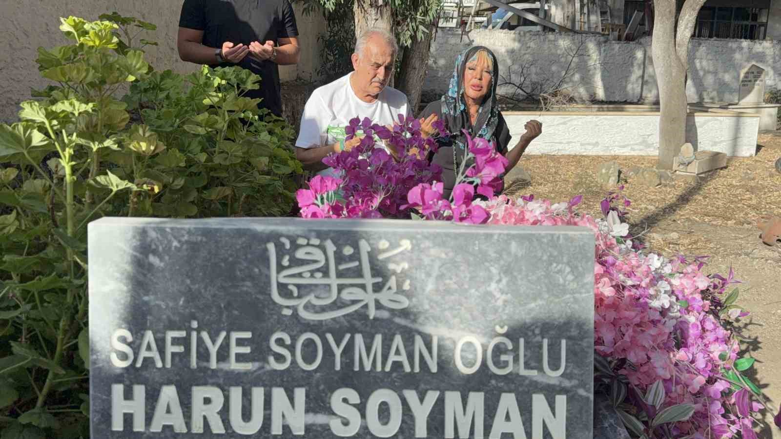 safiye soyman oglunun mezari basinda gozyaslarina boguldu 5 MqZUVg1l