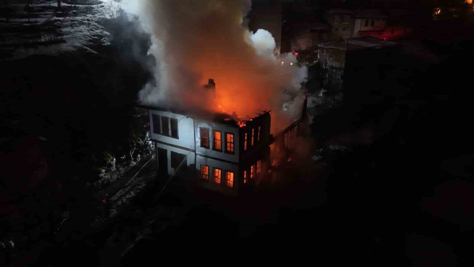 safranboluda 200 yilik tarihi konak alevlere teslim oldu 8