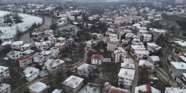 safranboluda-kar-yagisi-tarihi-yapilarin-catilarini-beyaza-burudu-cr74btB6.jpg