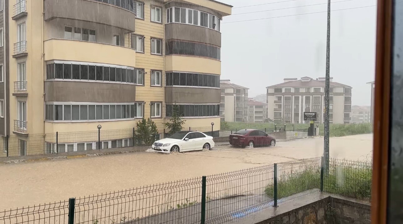 safranboluda saganak sonrasi yollar gole dondu 1 ZylejEGZ