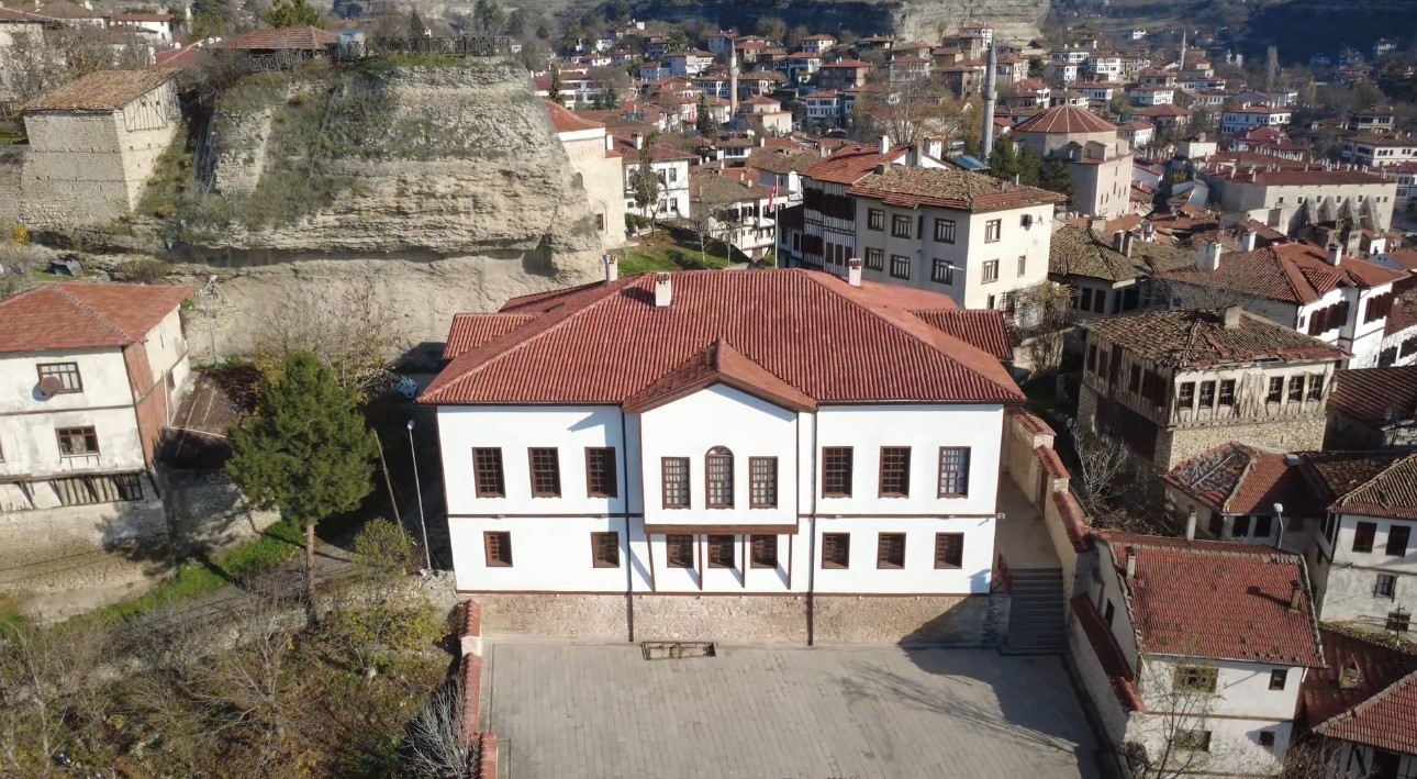 safranbolunun sehir hafizasi rustiye mektebinde sergileniyor 0 iwPTZcMr