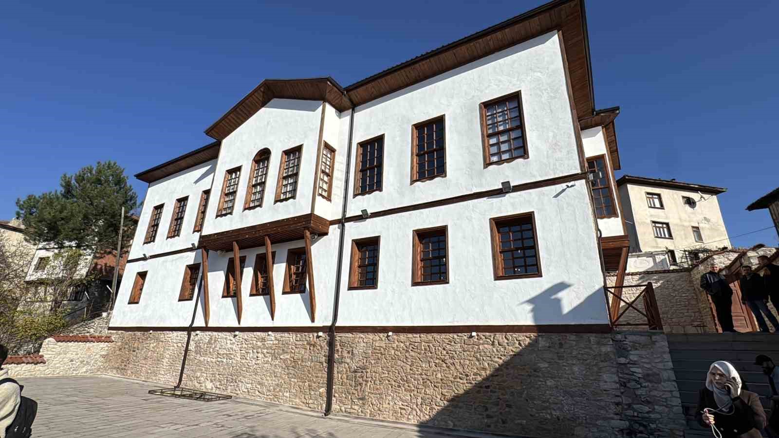 safranbolunun sehir hafizasi rustiye mektebinde sergileniyor 3 GVP8RWON
