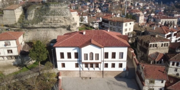 safranbolunun-sehir-hafizasi-rustiye-mektebinde-sergileniyor-B5JNS8dL.jpg