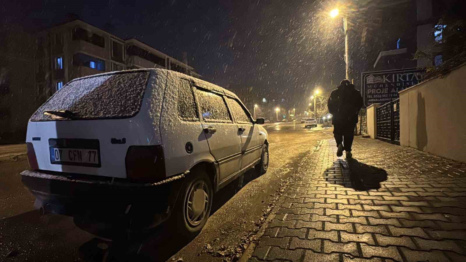safranbolunun yuksek kesimlerinde kar yagisi etkili olmaya basladi 2 9QYG7pCE