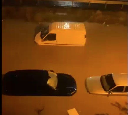 saganak bergamayi vurdu sokaklar gole dondu 0