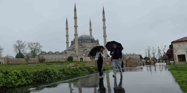 saganak-yagis-basladi-kentte-bereket-vurgusu-OnKLn3eL.jpg