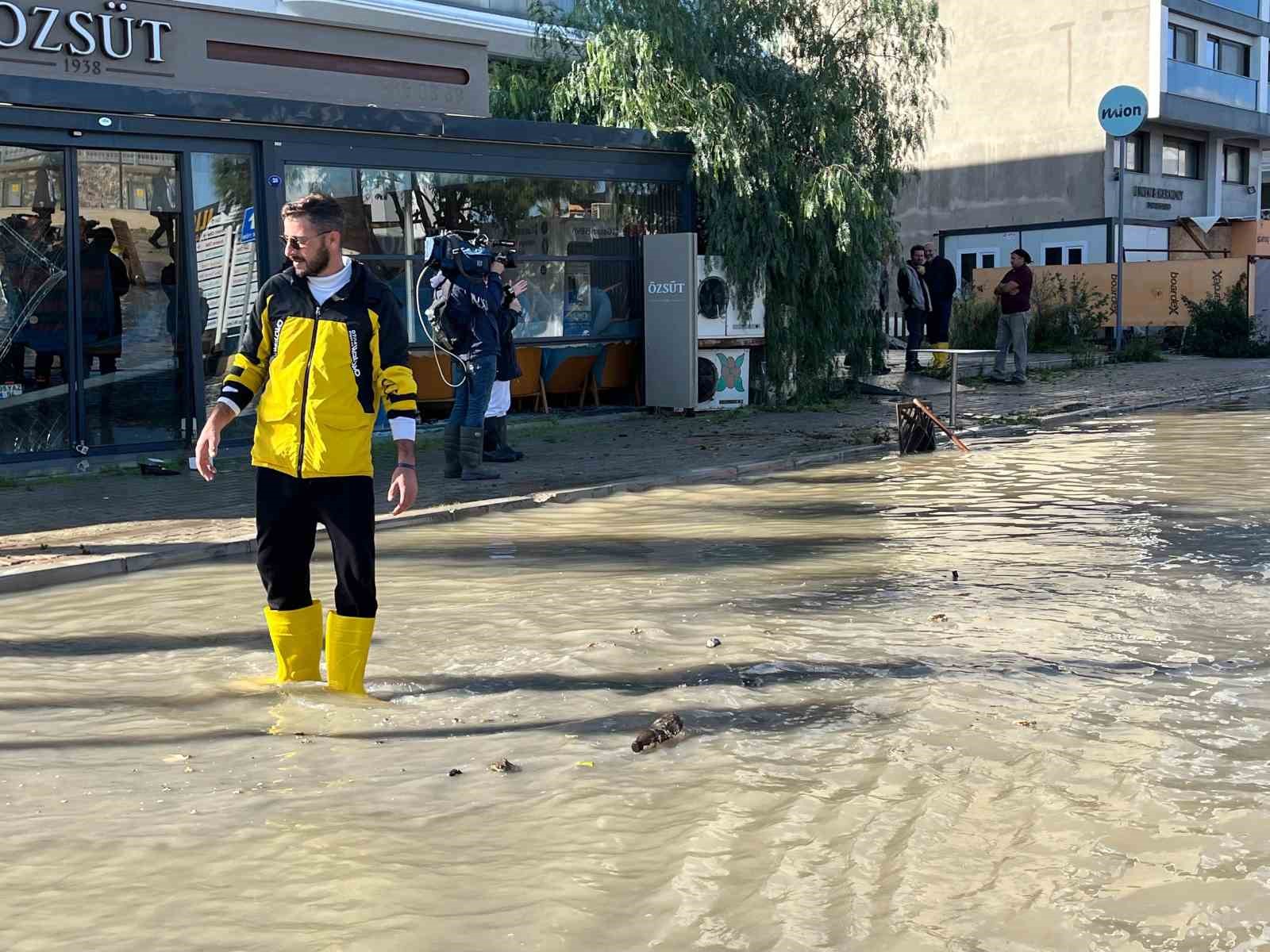 saganak yagis cesmede sele neden oldu 9 NjBZzIiN