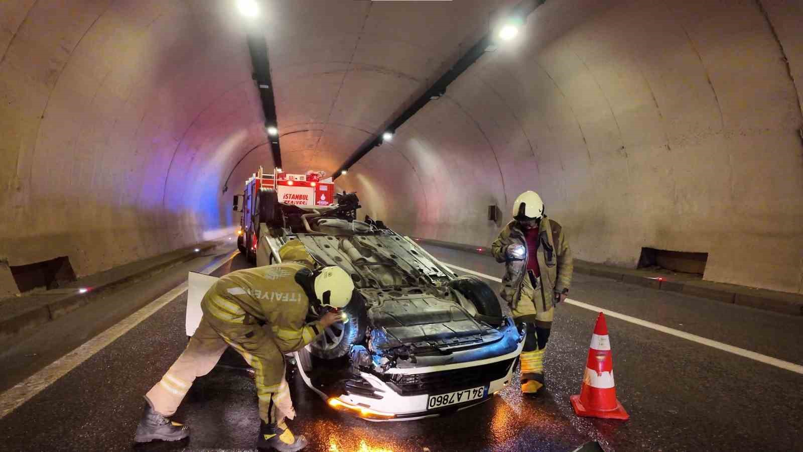 saganak yagis kazayi beraberinde getirdi tunelde takla atti 3 8ykWuci2