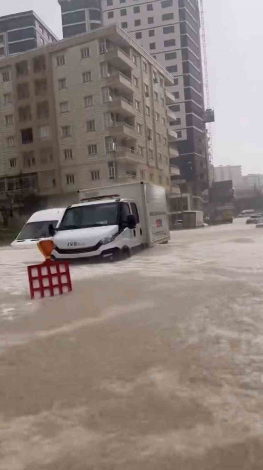 saganak yagis mardinde hayati olumsuz etkiledi 3 Mh8pN5Kr