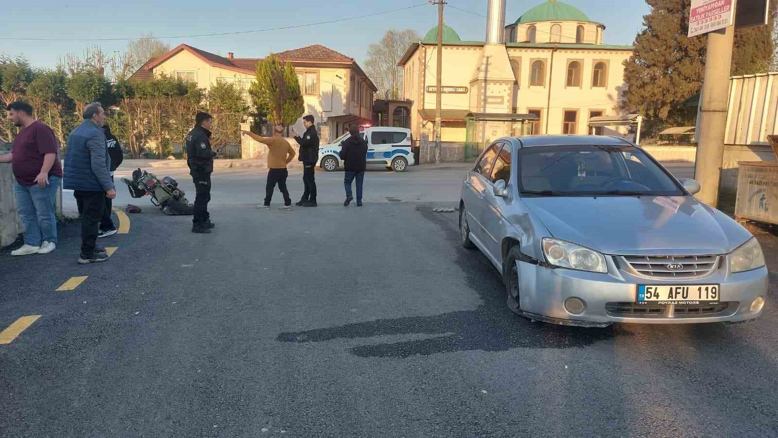 Sağdan sollayan motosikletli otomobile çarptı: Kaza anı kameraya yansıdı 11 sagdan sollayan motosikletli otomobile carpti kaza ani kameraya yansidi 7 DPyMQel5