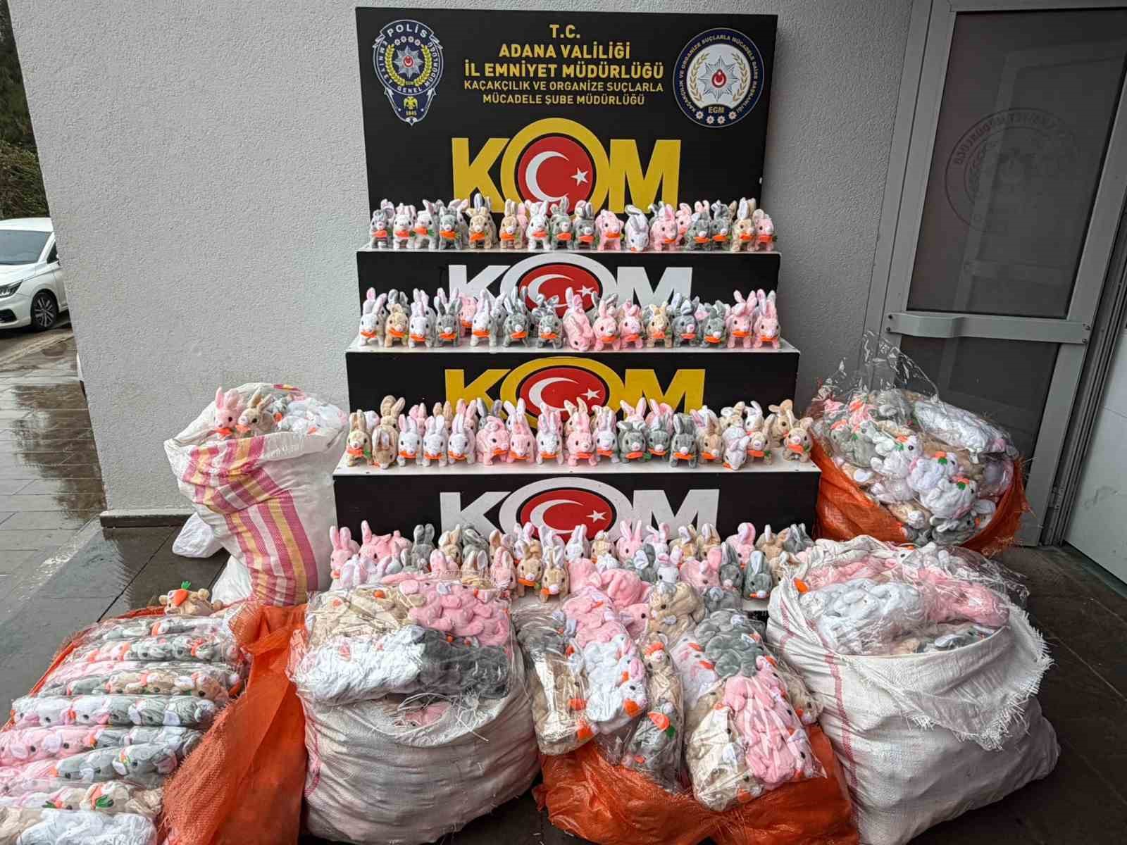 sagliga zararli olabilecegi degerlendirilen bin 515 kacak pelus oyuncak ele gecirildi 1 HRdcaZNd