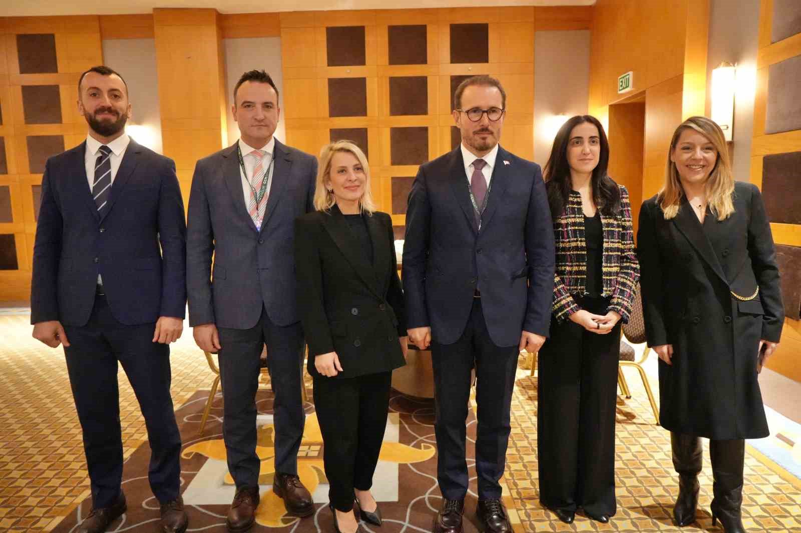 Sağlık Bakan Yardımcısı Şuayip Birinci: "Obezite en büyük tehditlerden biri; dijitalleşme bireyi güçlendiriyor" 5 saglik bakan yardimcisi suayip birinci obezite en buyuk tehditlerden biri dijitallesme bireyi guclendiriyor 1 fX93kC97