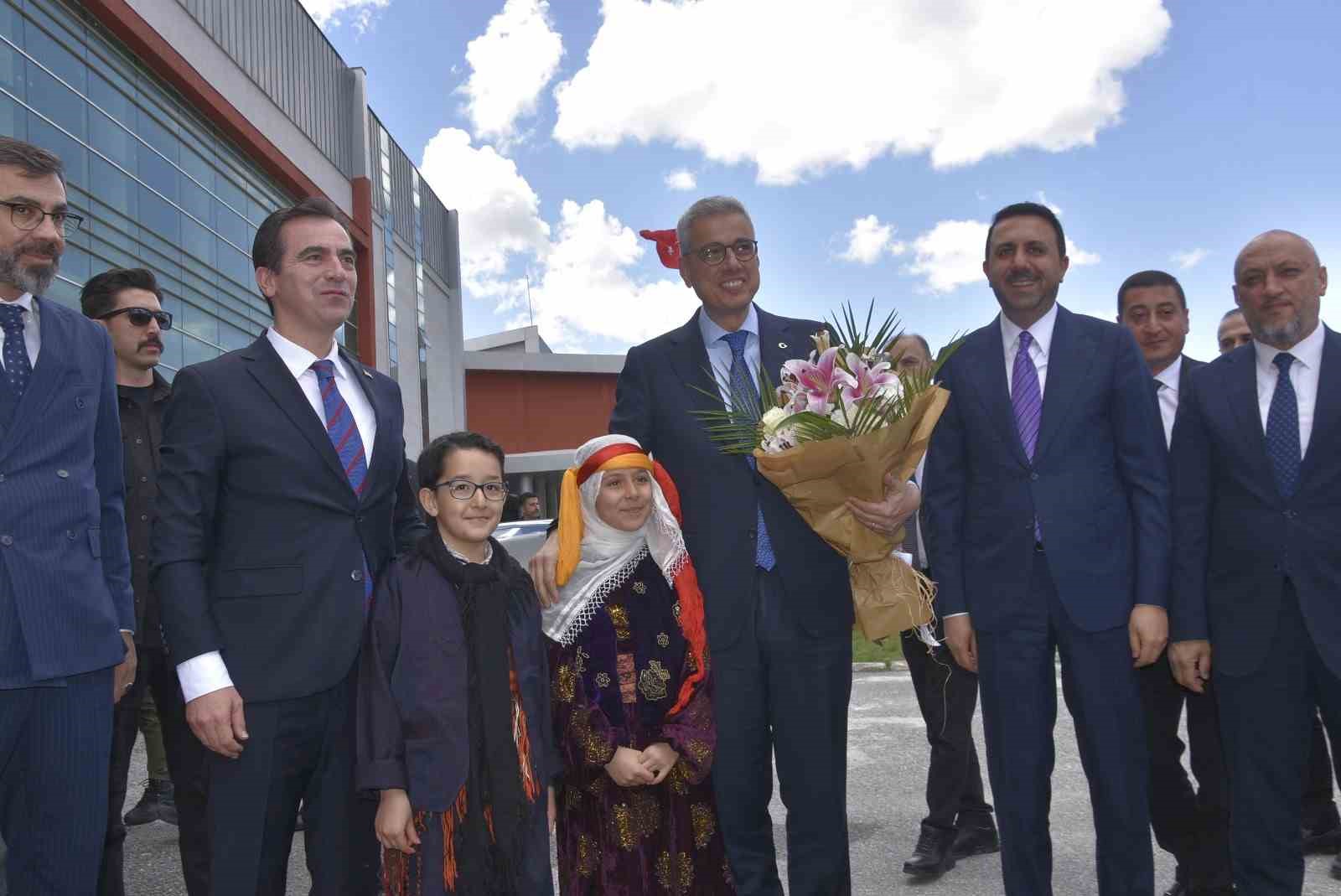 saglik bakani memisoglu bitlisten baska ile hasta gitmesini engelleyecek sekilde butun planlamalarimizi yapacagiz 1 LjRMNvic