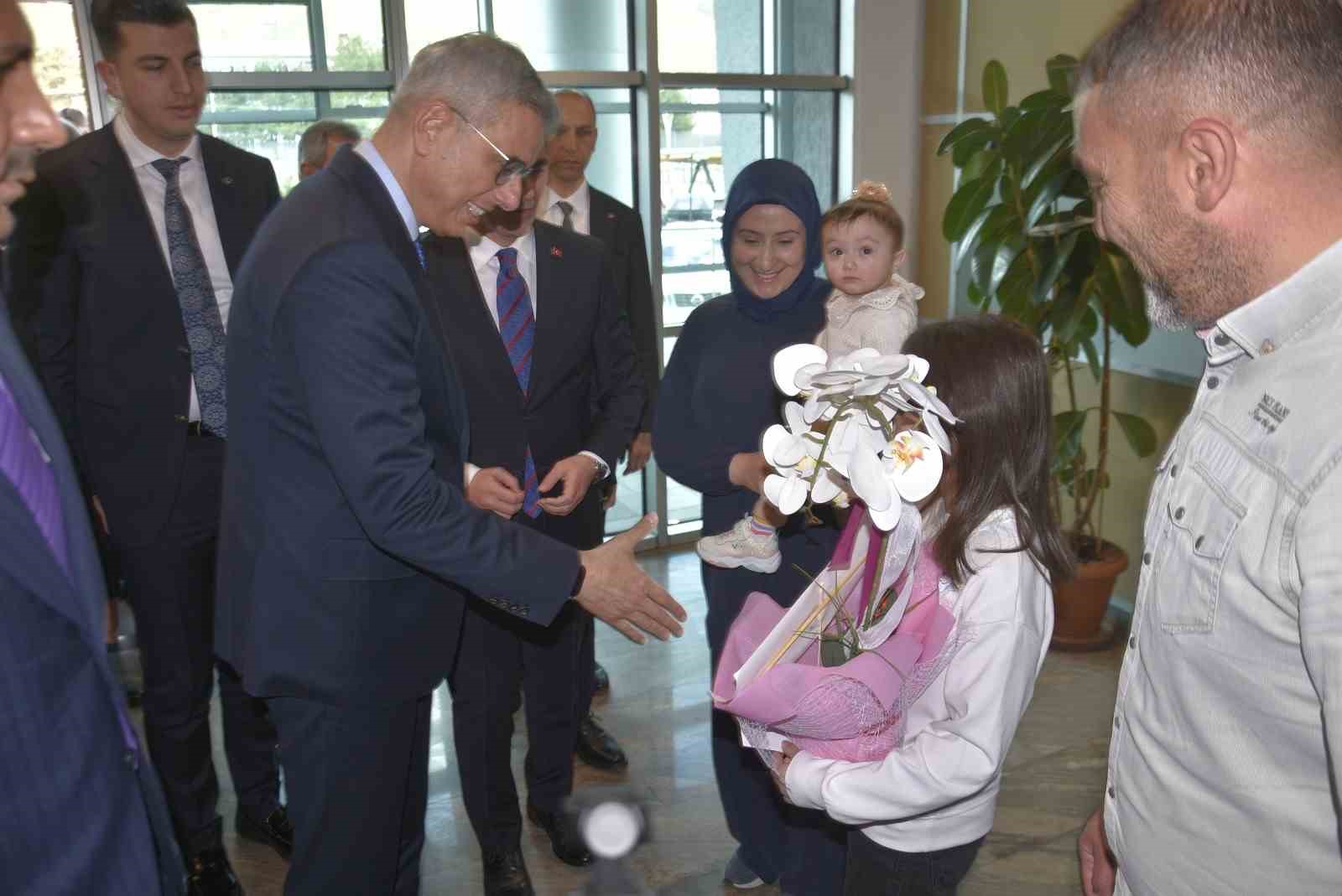 saglik bakani memisoglu bitlisten baska ile hasta gitmesini engelleyecek sekilde butun planlamalarimizi yapacagiz 2 muCINEKz