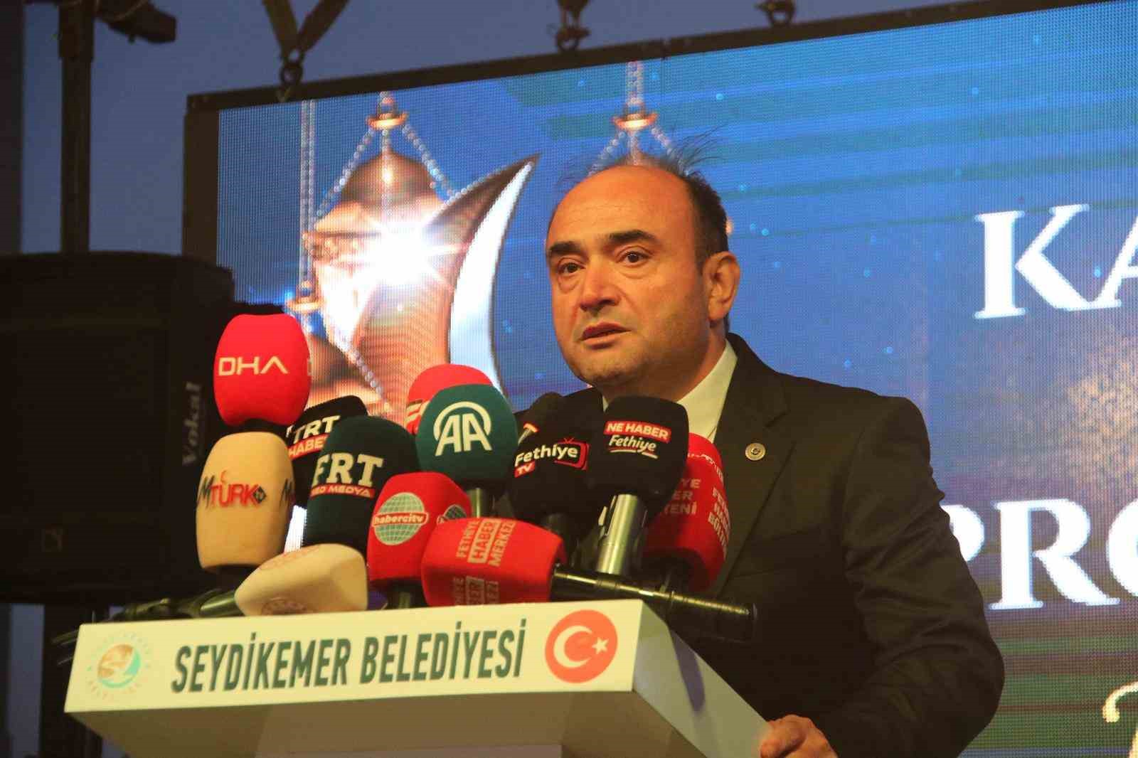 saglik bakani memisoglu cumhurbaskanimiz recep tayyip erdoganin liderliginde gece gunduz demeden halkimiza hizmet etmeye Vcy9G7DJ
