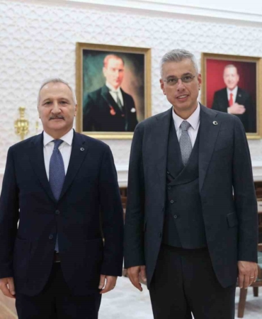 saglik-bakani-memisoglu-mhp-genel-baskan-yardimcisi-yurdakulu-kabul-etti-bENlAucW.jpg