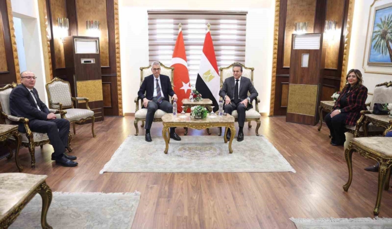 saglik-bakani-memisoglu-misirda-LPaCmdIi.jpg