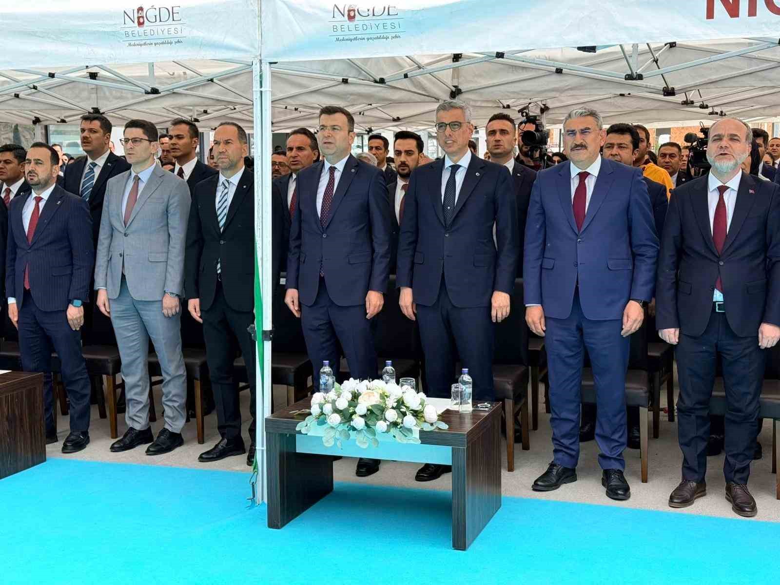 saglik bakani memisoglu turkiye cumhurbaskanimizin liderliginde saglikta son 25 yilda buyuk gelisim gosterdi 1 5ZacLQVQ